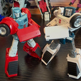 Transformers Age Of The Primes Deluxe Tailgate In Hand Images 04