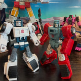 Transformers Age Of The Primes Deluxe Tailgate In Hand Images 03
