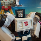 Transformers Age Of The Primes Deluxe Tailgate In Hand Images 01