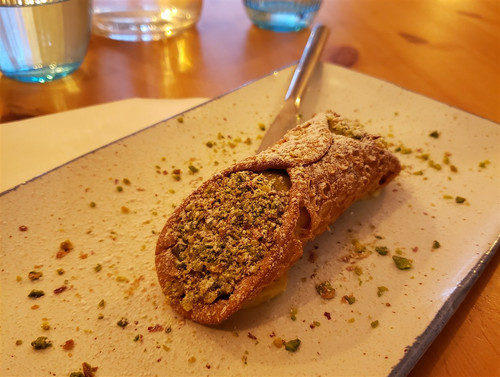 cannolo ricottafuellung nahaufnahme.jpg