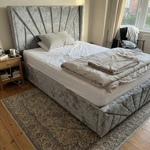 Spacious king size bed frame ottoman with Hidden Storage.png