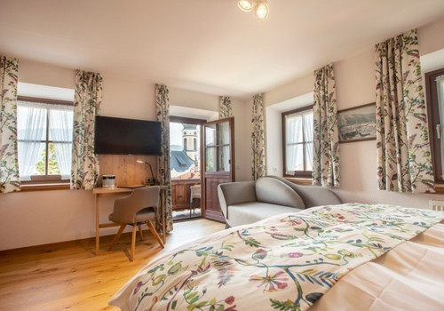 oberschmied zimmer 6 vk 0022 hdr 1 featured~~69bcd696e37e5.jpg