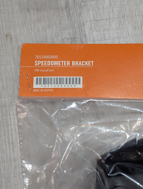 76514060000 spedo bracket close up.jpg