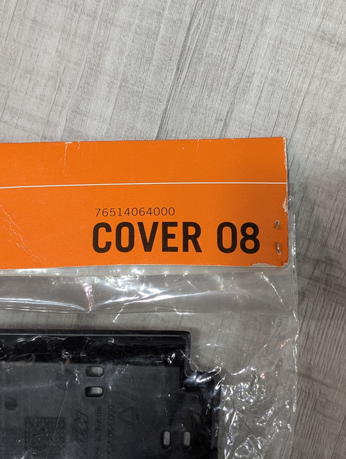 76514064000 cover close.jpg
