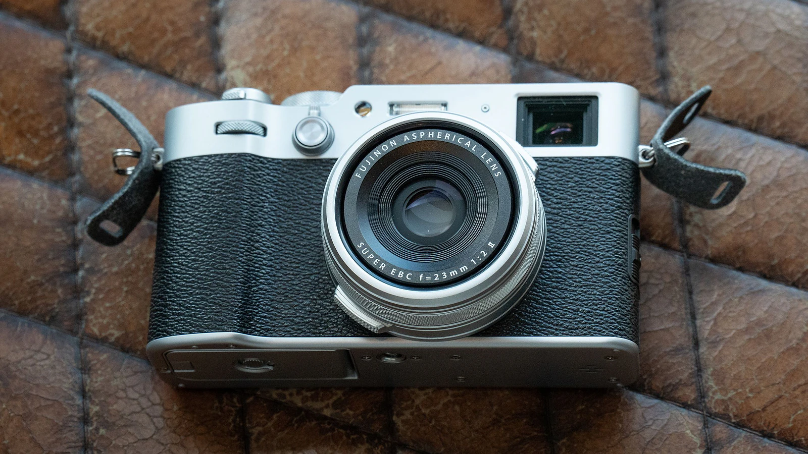 Fujifilm X100VI: Bí Quyết Sở Hữu Không Trả Giá Cắt Cổ - Hình 1