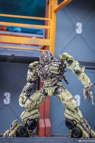 Yolopark AMK MINI DOTM Megatron Premium Ver 06.jpg