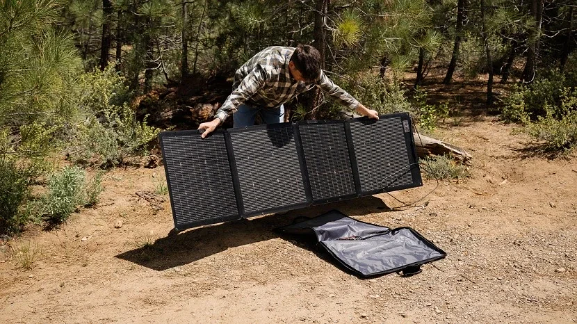ecoflow nextgen 220w - this is a 220-watt panel with a footprint similar to the other...