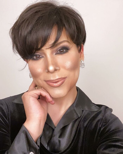Meet Aurelio Sanchez the makeup artist who turns into any celebrity 620e491ae21e5 700 bordered.jpg
