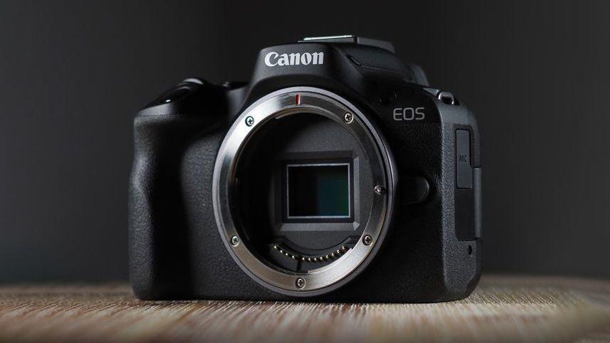 Canon EOS R100 & R50: Bộ Kit Mirrorless Đầu Tay Giá Tốt