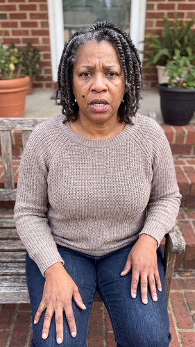 m18 27 aisha porch.jpg