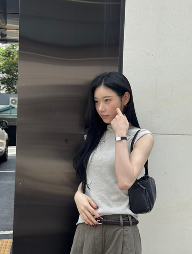 b8152f6a5fc9e542524e3c56b9b95098.jpg