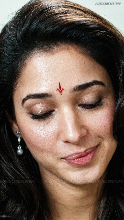 tamanna 67842435697602104.jpg
