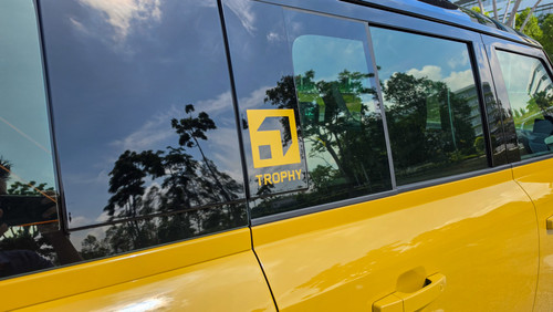 Defender 110 Trophy_Trophy Logo_Side.jpg