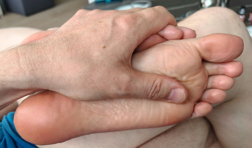little pink toes getting a good massage by littlepinktoes dmlluno