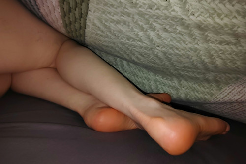 little pink toes under the sheets by littlepinktoes dmm8liw