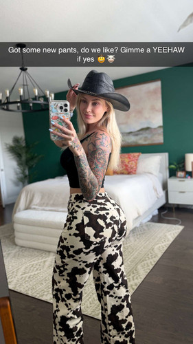 lauraluxirl 2026 08 10T22 17 31.jpg