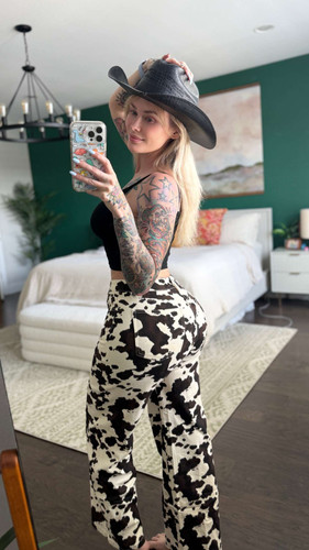 lauraluxirl 2026 08 10T22 17 01.jpg