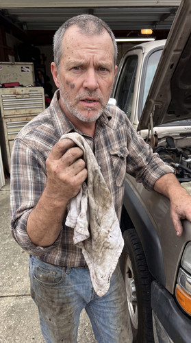 m15 08 gus garage.jpg