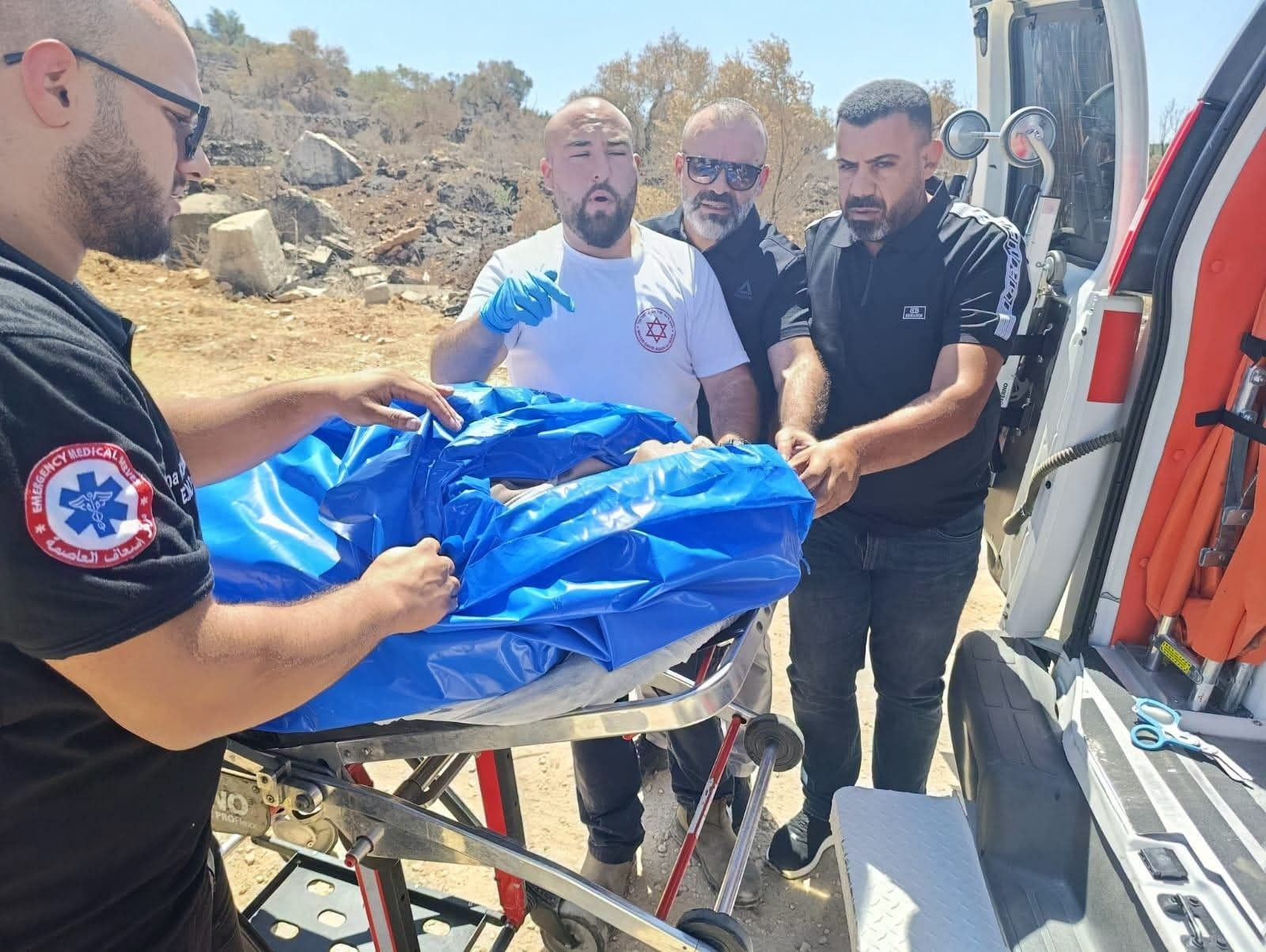 النص الأصلي:

 متابعة| الهيئة العامة للشؤون المدنية :

▪طواقمنا في محافظة رام الله والبيرة تستلم الآن جثمان الشهيد الفتى "سليم سامي سليم فقها" من بلدة...