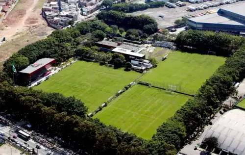 São Paulo transfere quatro atletas fora dos planos para CT da base