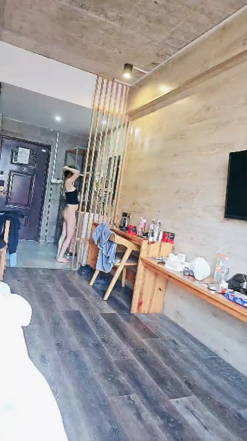 超骚的人妻少妇跟大屌哥激情啪啪[01 12 31][20240313 101223 4].jpg