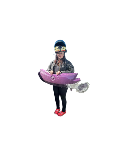 elle marie dirftland next to car.png