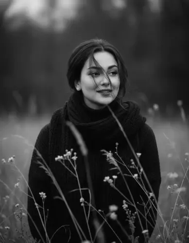 woman Bwstudio Field 1782585806574.webp