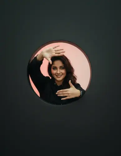 woman Circle Black 1782584496740.webp