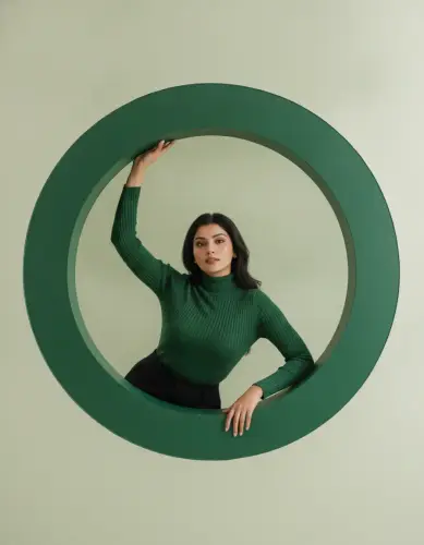 woman Circle Green 1782584581504.webp