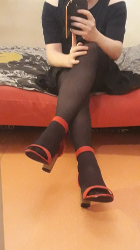 Jex blk tights crossed 4.jpg