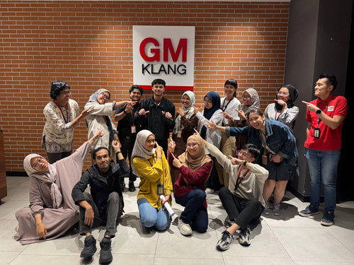 Intern Gmk.jpg