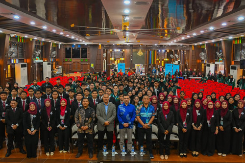 ACADEMIK 6.jpg