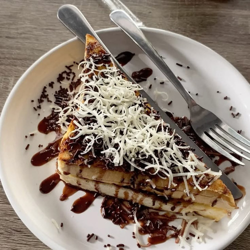 Roti Bakar Coklat Keju.jpg