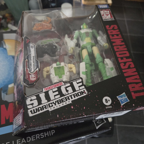 Transformes War For Cybertron Siege Greenlight Dazzlestrike Reissue Out In Canada 01.jpg