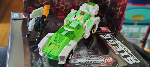 Transformes War For Cybertron Siege Greenlight Dazzlestrike Reissue Out In Canada 06.jpg