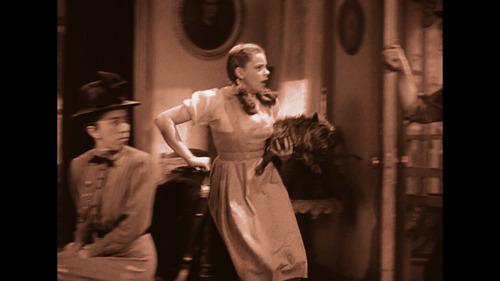 The.Dark.Side.of.the.Rainbow.1939.2160p.UHD.Blu ray.REMUX.DV.HDR.HEVC.FLAC.5.1 GanG.mkv ss01.png