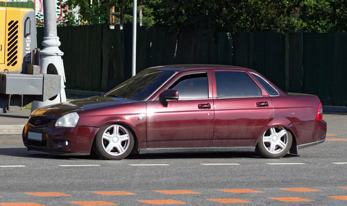 Moscow, Lada Priora lowered, Aug 2025 01.jpg