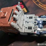 Transformers Studio Series Voyager Age Of Extinction Optimus Prime In Hand Images 11