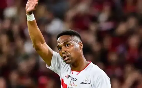Wendell supera dores, joga os 90 minutos e conquista ainda mais espaço no São Paulo