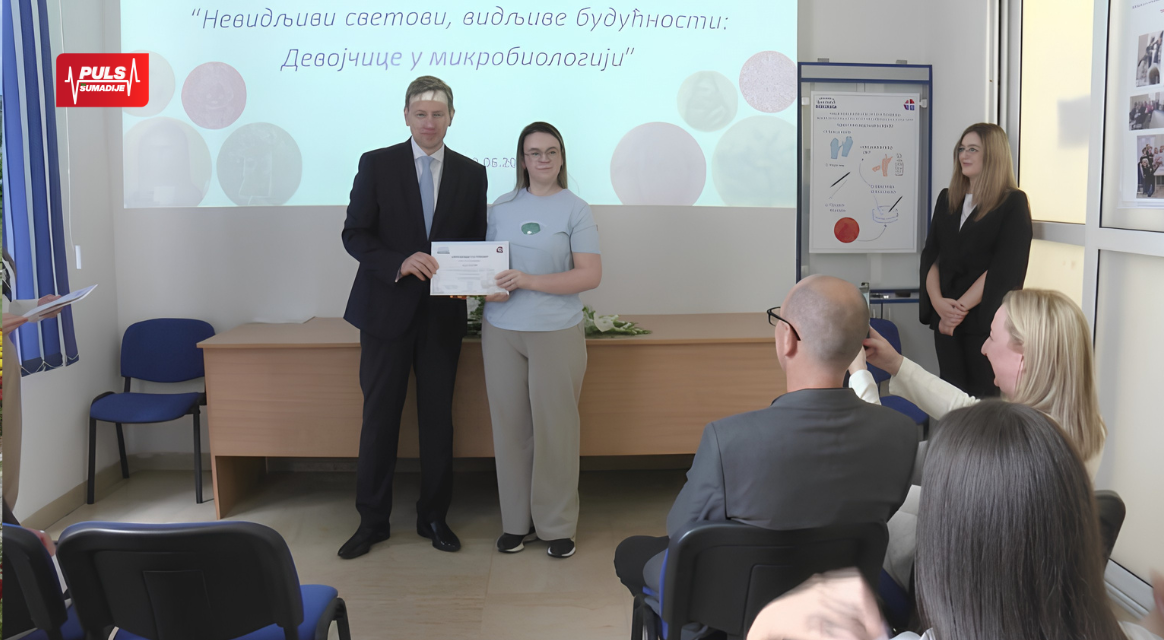 Ambasador Slovačke uručio sertifikate učesnicama projekta o mikrobiologiji