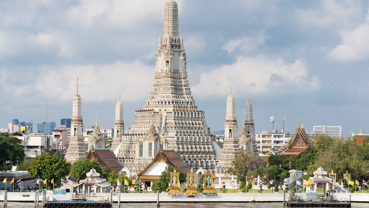 Hotels Near Victory Monument Bangkok — The City's Best-Connected Transport Hub
