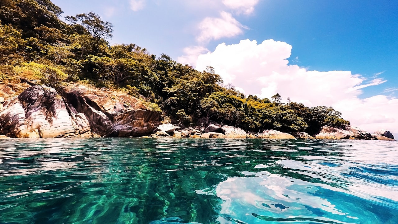 Get PADI Certified in Thailand — Best Dive Schools and Hotels