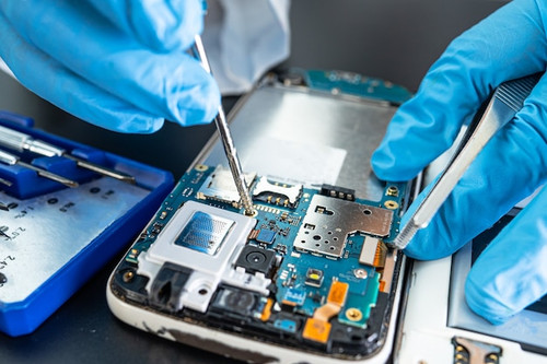 How Sustainable Smartphone Repairs Benefit Consumers and the Planet?.jpg
