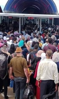 وزير الداخلية اللواء زياد هب الريح: جهودنا مستمرة مع الأردن والجهات ذات العلاقة لزيادة ساعات عمل معبر الكرامة، ورفع أعداد المسافرين المسموح لهم بالعبو...