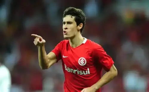 Volante ex-capitão do Internacional, é oferecido ao São Paulo após sequência no América do México