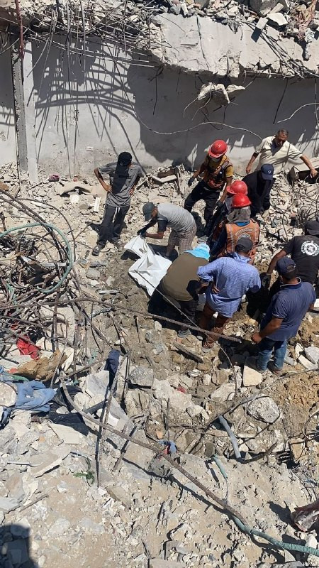 "112 شهيدًا في موكب وداع واحد".. غزة ستشيع غدًا جثامين 112 شهيدًا من عائلتي أبو شريعة والحساينة، بعد انتشالهم من بين ضحايا إحدى المجازر التي ارتكبها ا...