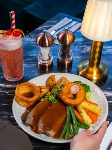 Enjoy a Traditional English Sunday Roast Near Ascot.webp