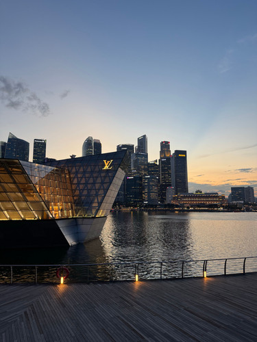 ai retail singapore data fragmentation store level action cover.jpg