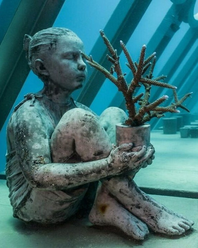 Stunning Underwater Sculpture Jason deCaires Taylor 69e207e1ec54e jpeg 700.jpg