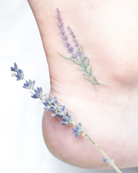 floral tattoo artists 5 58e254b6252ec 700.jpg